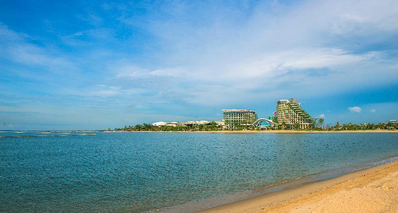 Forest City Marina Hotel Геланг-Патах Экстерьер фото
